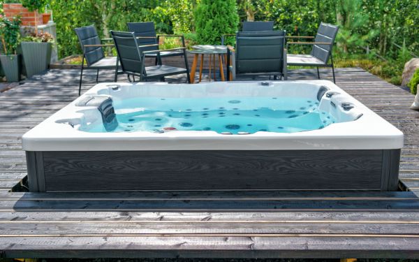 Cost of Spa Deck Remodeling in Utica